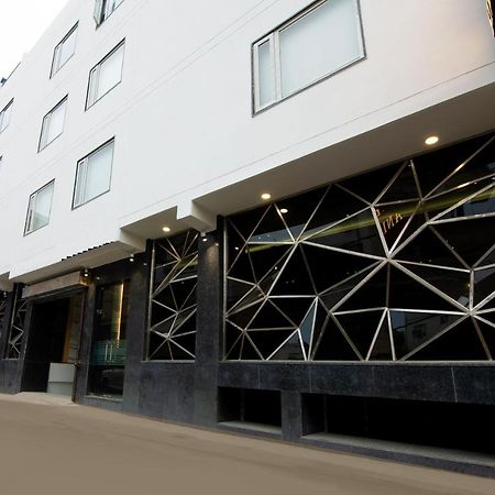 Hotel Stanley By Foxi Group- Near Delhi International Airport Nuova Delhi Esterno foto