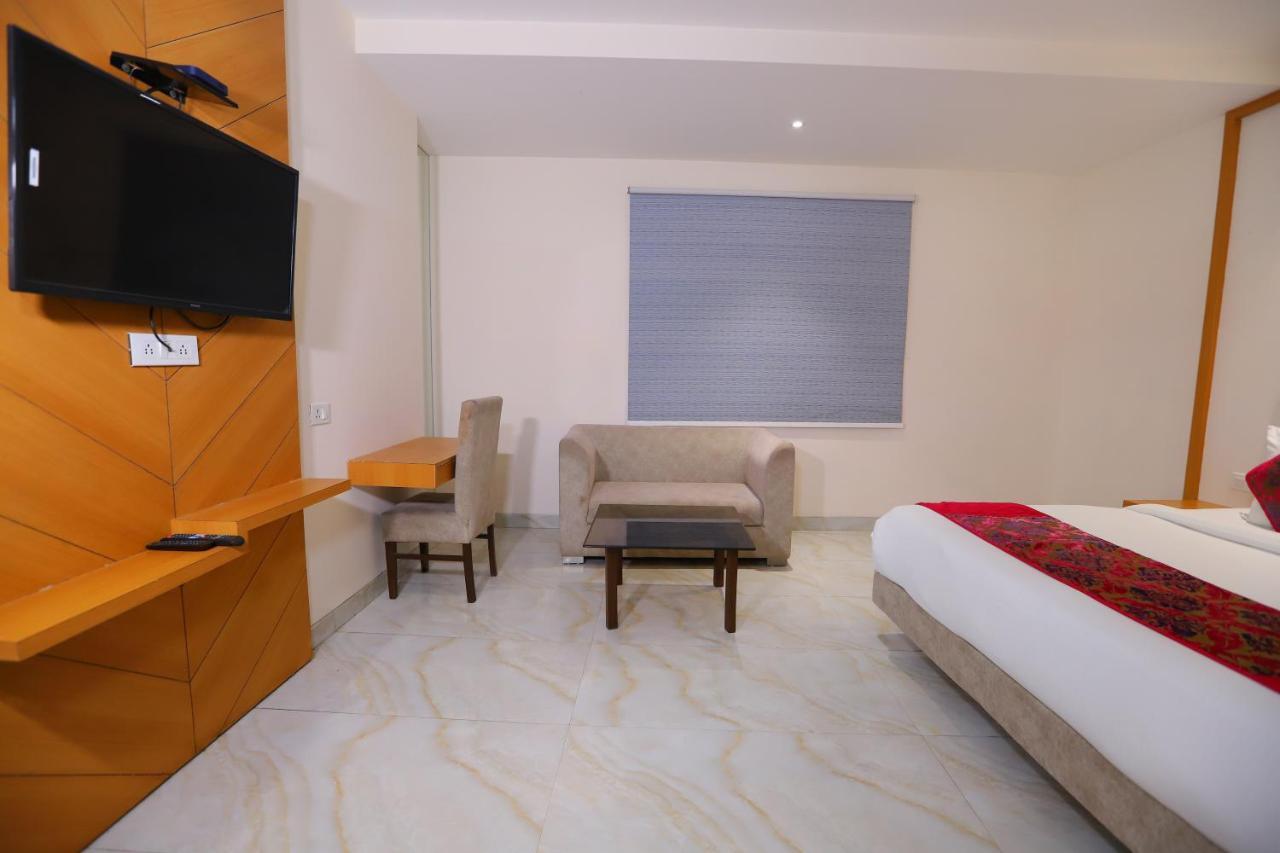Hotel Stanley By Foxi Group- Near Delhi International Airport Nuova Delhi Esterno foto